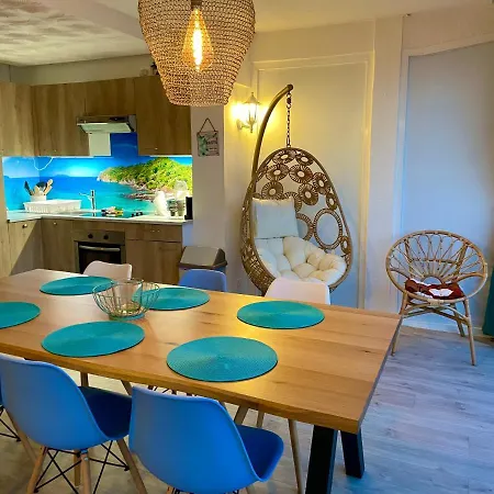 Apartment Magnifique En Front De Mer, Caneylles Roses