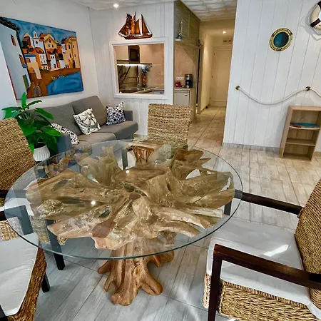 Apartment Magnifique En Front De Mer, Caneylles Roses