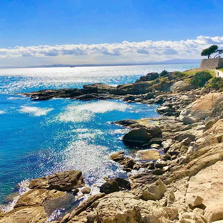 Magnifique En Front De Mer, Caneylles Roses