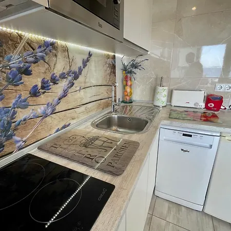 Magnifique En Front De Mer, Caneylles Apartment Roses