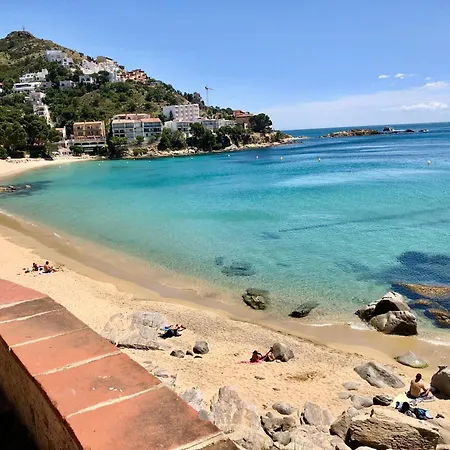 Magnifique En Front De Mer, Caneylles Apartment *