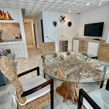 Appartamento Magnifique En Front De Mer, Caneylles Roses