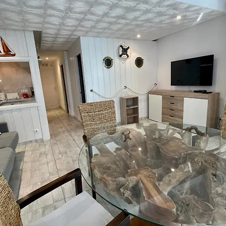 Magnifique En Front De Mer, Caneylles רוזס