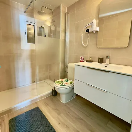 Appartamento Magnifique En Front De Mer, Caneylles Roses
